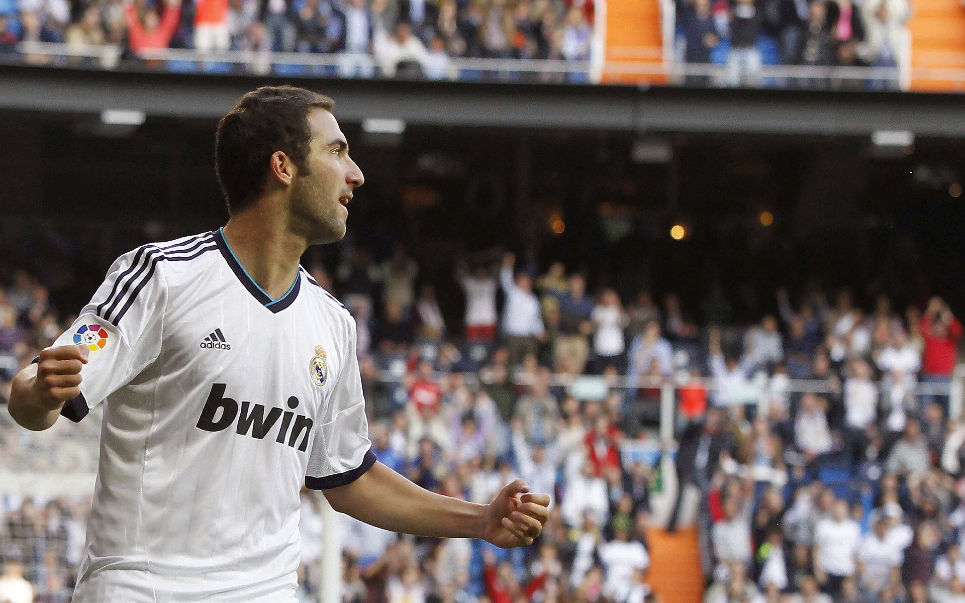 阿尔克马尔前锋范格利斯·帕夫利迪斯与德容并列最佳射手。，范德格里夫特